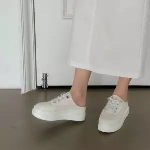 스니커즈단화 운동화 플랫 키높이 끈없는운동화 가을