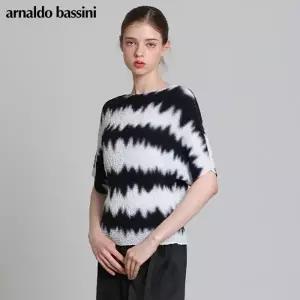 [아날도바시니(ARNALDO BASSINI)] 이스케이프 주름 반소매 라운드 블라우스 (택가격: 158000원)