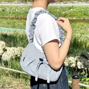 데일리포인트크로스백 작은소지품크로스 리본 스트랩 포켓 곱창끈 가볍게들기좋은가방