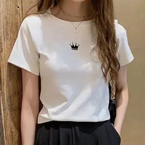 슬림핏 라운드넥 반팔 티셔츠 왕관포인트 여름 외출복
