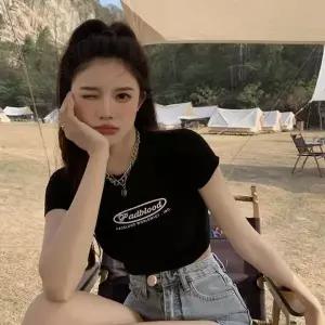 [하프클럽/셀러허브_여성트랜드패션]여름 코디 크롭탑 하이틴 Y2K 티셔츠 패