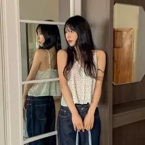 [하프클럽/셀러허브_여성트랜드패션]여성 기본 브이넥 플로럴 엠보 나시 슬