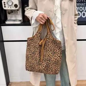 여성용 빈티지 봄 이른 레오파드백 숄더백 원픽1