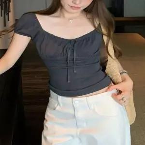 2컬러 페미닌 레이스 디테일 러블리 퍼프 반팔티셔츠