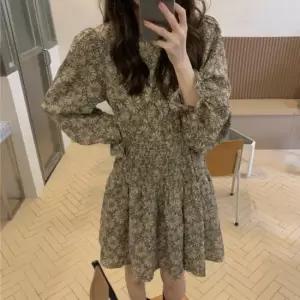 신상오픈런 여성용 봄가을 플라워 스모크 밴딩 긴팔 미니 드레스