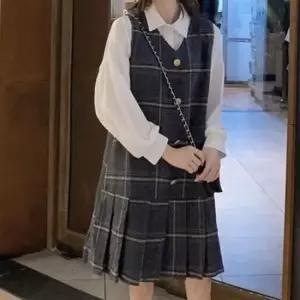 반폴라원피스 뷔스티에 모직 체크 플리츠 원피스 일자핏 데이트룩