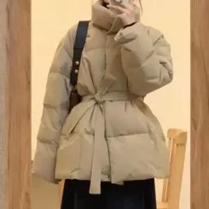 겨울패딩 우아한 라인을 살려주는 허리 스트링 여자 패딩