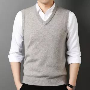 남사친 니트 가을 캐주얼 브이넥 스웨터 패션 민소매 조끼 코디 admr3
