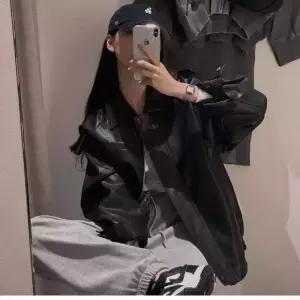 봄 슬림핏 여자점퍼 바람막이 코트 집업 PU가죽 항공 터틀넥 야구 원템1