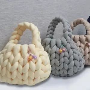 러블리 발렌타인 자이언트얀 1kg 가방만들기 뜨개질 털실 수예 니팅 (WCEB380)