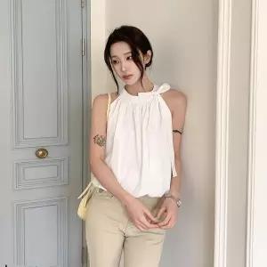 [하프클럽/]여성 알달데 뒷단추 롱타입 홀터넥 나시 블라우스