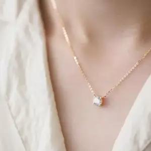14k 네발큐빅 목걸이 선물 10대 20대 30대 생일선물 여자친구선물 (W9E56F7)