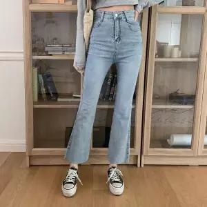 [하프클럽/]여성 빈티지 컷팅 세미부츠컷 워싱 데님 팬츠
