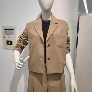 갤러리아 안지크(23F/W80%마감특가한정수량)쟈켓 투버튼 정장셋트의자켓(AH3JK