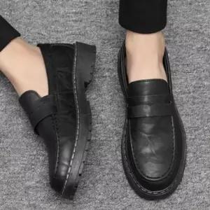 블랙캐주얼구두 남성용심플로퍼 데일리로퍼 (WFIKUVI)