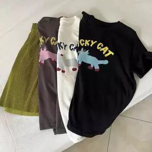여성 프린트티 얇은 눈꽃 면라운드 티셔츠 사계절 고양이 레터링 프린트 린넨 반팔 상의 DUCHI2