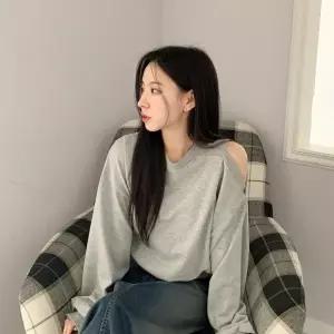 여성 라운드넥 원숄더 트임 심플 크롭 맨투맨 판초_25207913_588872