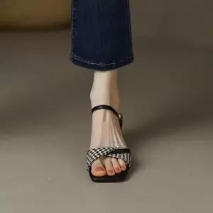 9528 여름샌들 스트랩 여성샌들 미들힐 로우힐 여름샌들