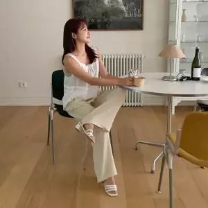 [하프클럽/]여성용 허리밴드 핀턱 스트레이트 팬츠