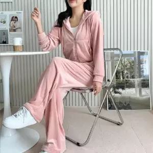 [블로썸스틸][블로썸스틸] SD-241037 벨벳 후드크롭 집업 와이드 (23554569A)