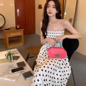 [하프클럽/]여성 스모크 밴딩 얇은 스트랩 데이지 플레어 롱 드레스