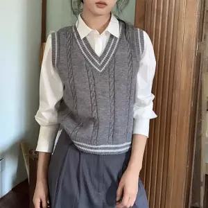 베스트 니트 조끼 간절기 배색라인 꽈배기짜임 클래식