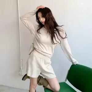 여자 롱슬리브 빅사이즈 카라 V넥 폴리 레이온 핫팬츠 세트