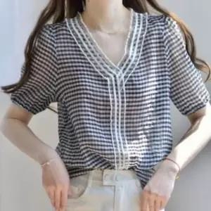 여성 셔링 브이넥 코디 데일리룩 기본데일리룩 체크 시원한 반팔 여름 여성블라우스