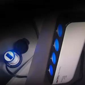 USB 4구 소켓 자동차휴대폰충전 핸드폰차량용시거잭충전기 용기 시거 용가 가기 차량기 잭기 용잭