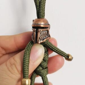 민족 전사 헬멧 황동 수동 만들어진 매는 밧줄 펜던트 Paracord 칼 비즈 접는 키 체인에 대한 매력 금속 스