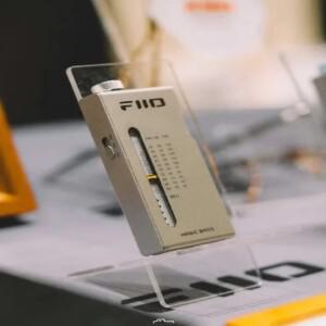 FIIO호환 RR11 아날로그 PVR 튜닝  BASS+3D 사운드 효과  64MHz-108MHz 풀밴드 커버리를 갖춘 휴대용 HiFi