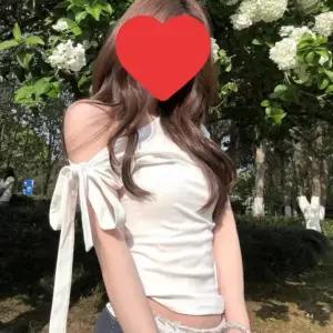 여성 슬림핏 리본 원숄더 셔링 스트링 오프숄더 티셔츠 오프숄더티