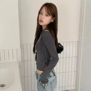 |KHTA526|여성 소매 버튼 셔링 슬림핏 원 오프숄더 니트
