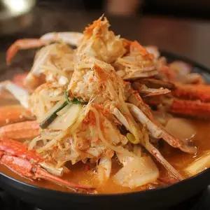 [자연맛남]배터지는 산더미 꽃게탕 (절단꽃게2팩/야채/새우/바지락/소스)
