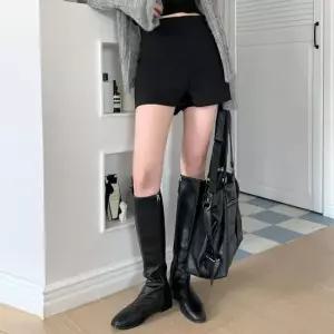 옷자락 여성 스판 슬림핏 하이웨스트 핀턱 숏팬츠