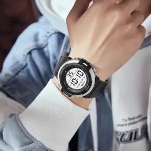 LABTZ 남여공용 컴팩트 디자인 스퀘어 스포츠 우레탄 밴드 디지털 전자 손목시계