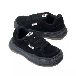 [미하라야스히로]MIHARA YASUHIRO 26SS 올리버 OG솔 스웨이드 로우탑 스니커즈 (A15FW702 BLK/BLK) 매장...