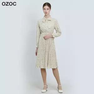 [오조크(OZOC)] 잔꽃무늬 플리츠 리본 원피스 (택가격: 84000원)