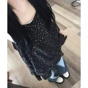 [입꼬]클로이 잔꽃나염 프릴 뷔스티에 미니 원피스2color