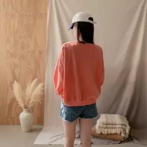 여성 엠보 레터링 오버사이즈 세미크롭 맨투맨 반지_25207998_588872