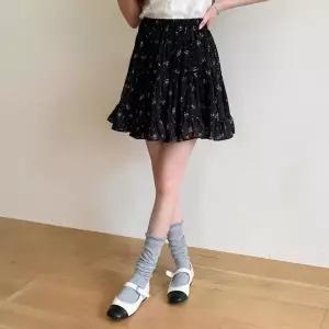 [하프클럽/]여성 스타일 플라워패턴 후레아 미니스커트