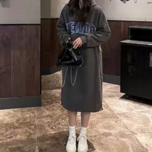 오버핏 영어 로고 포인트 긴팔 후드 원피스