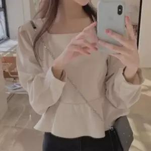 여성 페미닌 봄가을 스퀘어넥 블라우스 무드 레이스 셔링