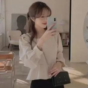 여성 페미닌 봄가을 스퀘어넥 간절기 블라우스 레이스
