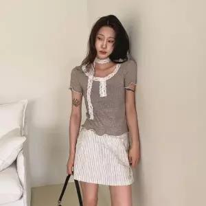 [신세계라이브쇼핑][옷자락] 여자 봄여름 시원한 레이스 초커 헨리넥 골지 반팔 니트