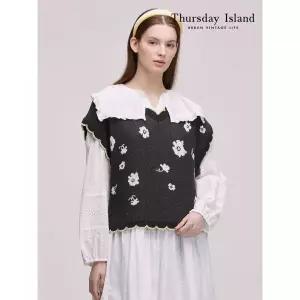 써스데이아일랜드Thursday Island 플라워 자카드 브이넥 베스트T242MVT133W2459678