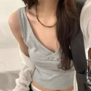 [하프클럽/셀러허브_여성트랜드패션]여자 레이스 랩 탄력 골지 세미크롭 V