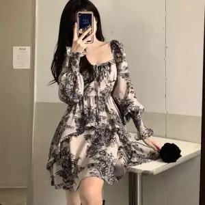 친절한탄씨 러블리 스타일리 프릴 포인트 화려 패턴 미니 원피스 여성스러운룩 데이트룩코디