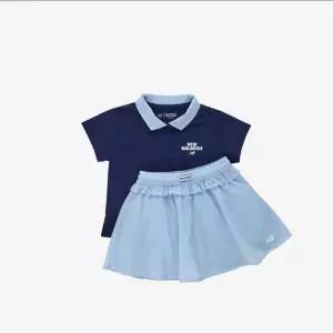 뉴발란스키즈(NB Kids) NBgC Cherry Blossom_카라 반팔티 + 캉캉스커트 셋업 NK9YG2773G