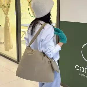 토드백 미니가방 에코백 나들이 직장인 여성 코디